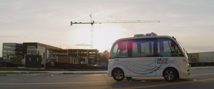 Move Nona Shuttle Shuttle On The Right With Construction 1 